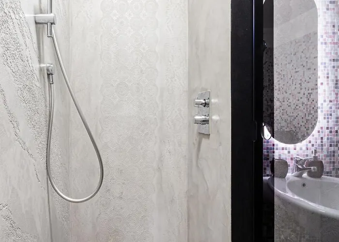 Cuore Al Centro - Luxury Near Egyptian Museum With Parking By A Porter Appartamento